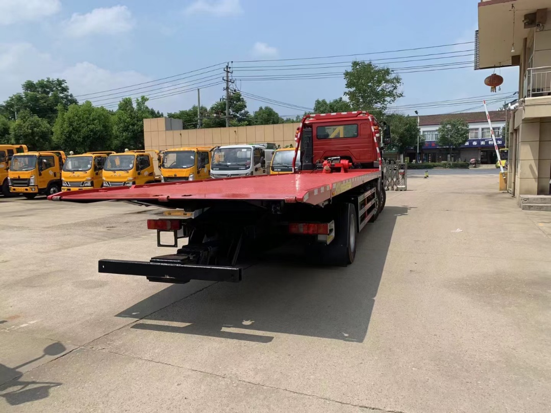 重汽豪沃MAX 宽体宽卧清障车