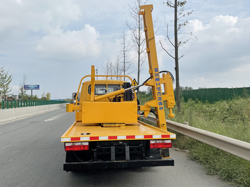 东风国六护栏抢修车